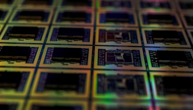 [Semiconductor Quantum Computer • Third-Party Paper Review] Barrier Gate-Free Control of Semiconductor Spin Qubits — A New Architecture Published in PRX