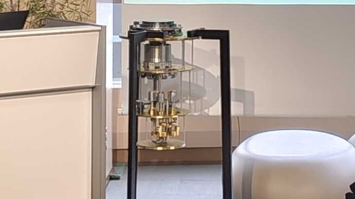 実機設置に先駆け、量子コンピュータを“見える化”する時代へ──実寸大モデルを全国に100台展開